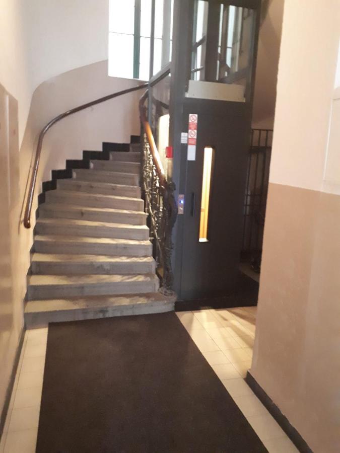 Apartment Josef Praag Buitenkant foto